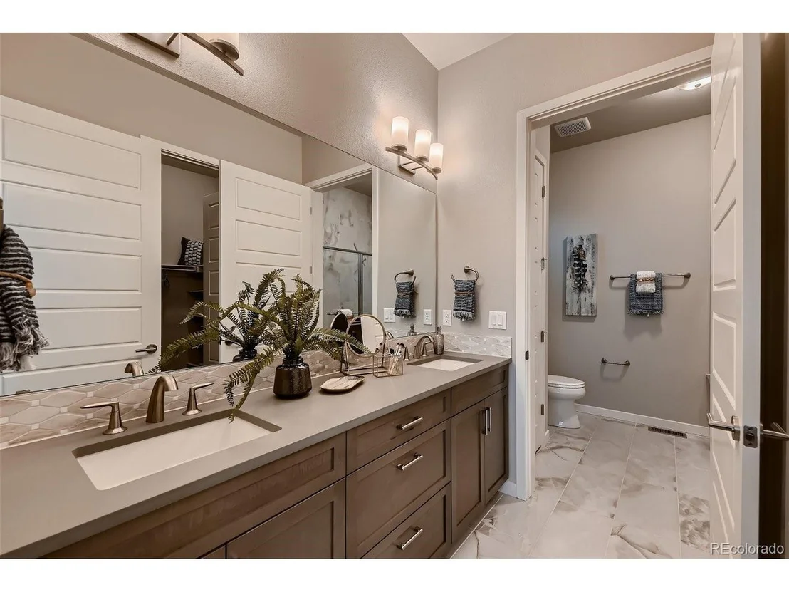 Photo of 895 Quarry Cir