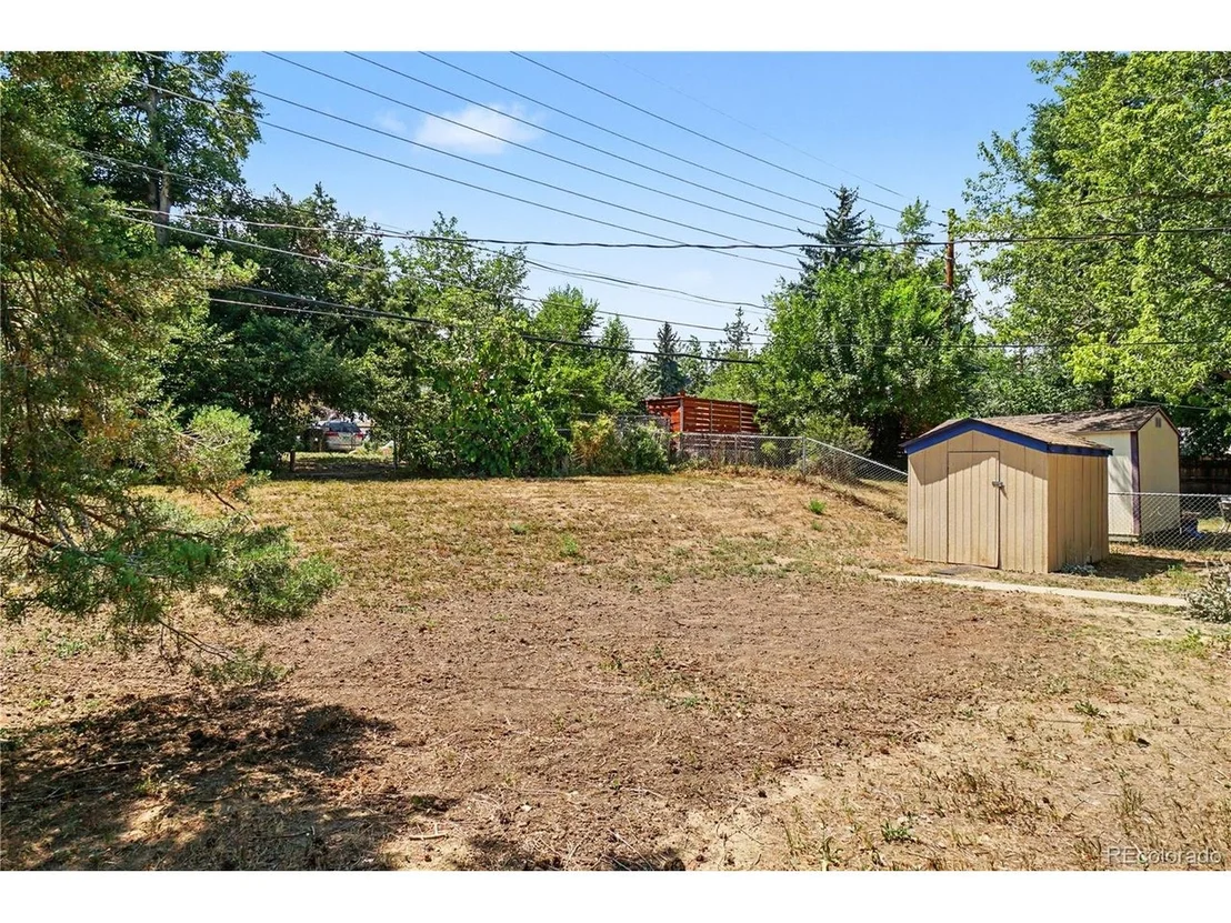 Photo of 885 Hartford Dr