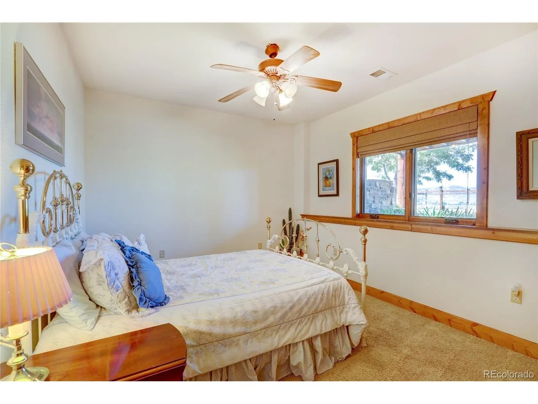 Photo of 6584 Lakeside Cir