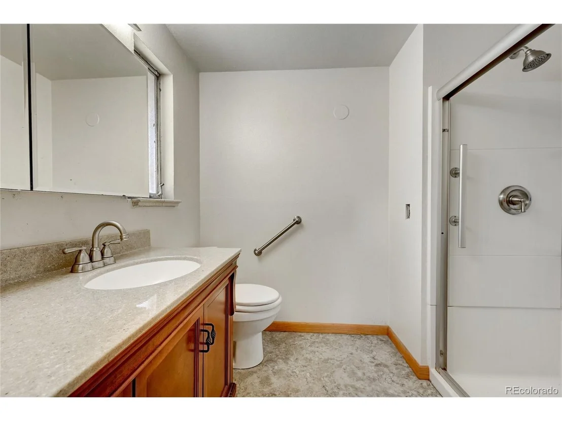 Photo of 5993 Field St