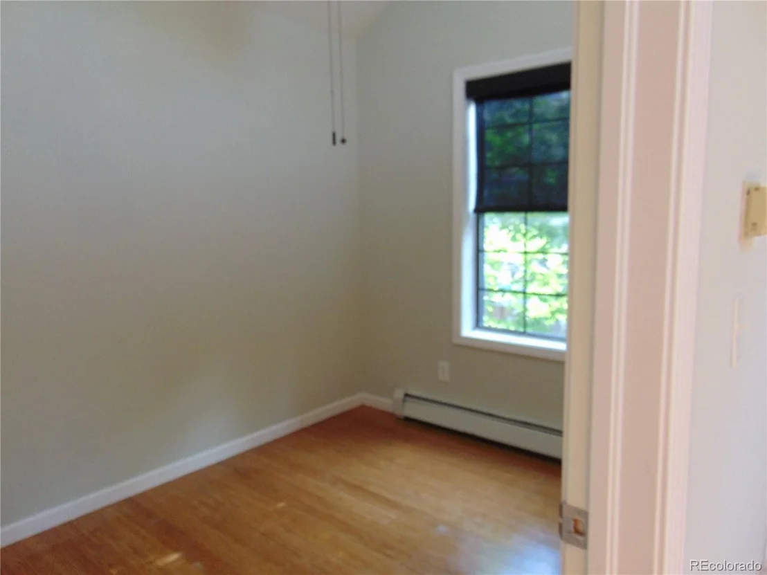 Photo of Unit 302 at 1405 Broadway St