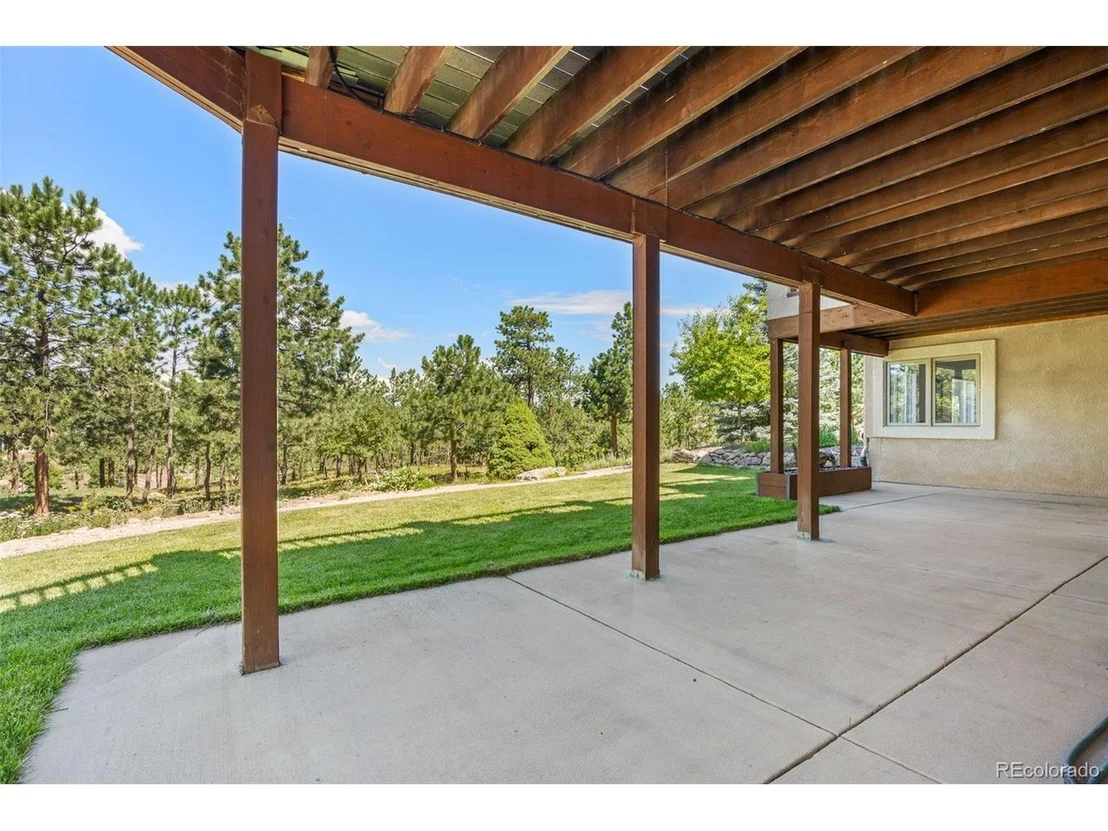 Photo of 17551 Colonial Park Dr