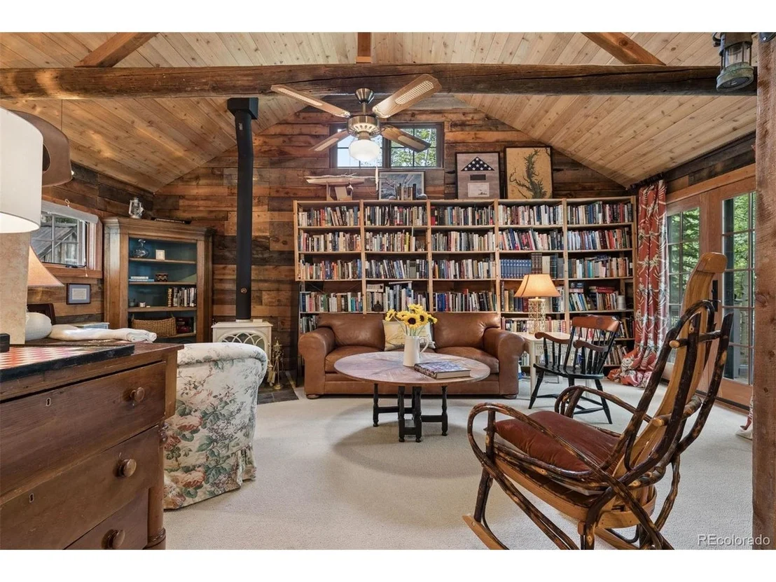 Photo of 3141 Riverside Dr