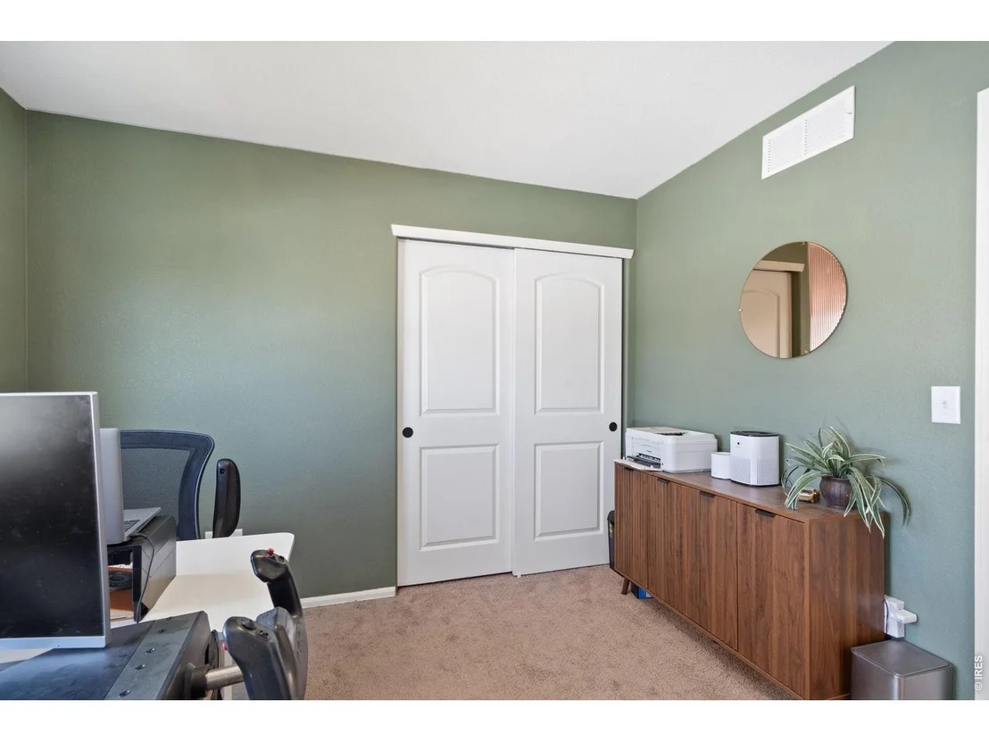 Photo of 956 Maplebrook Dr