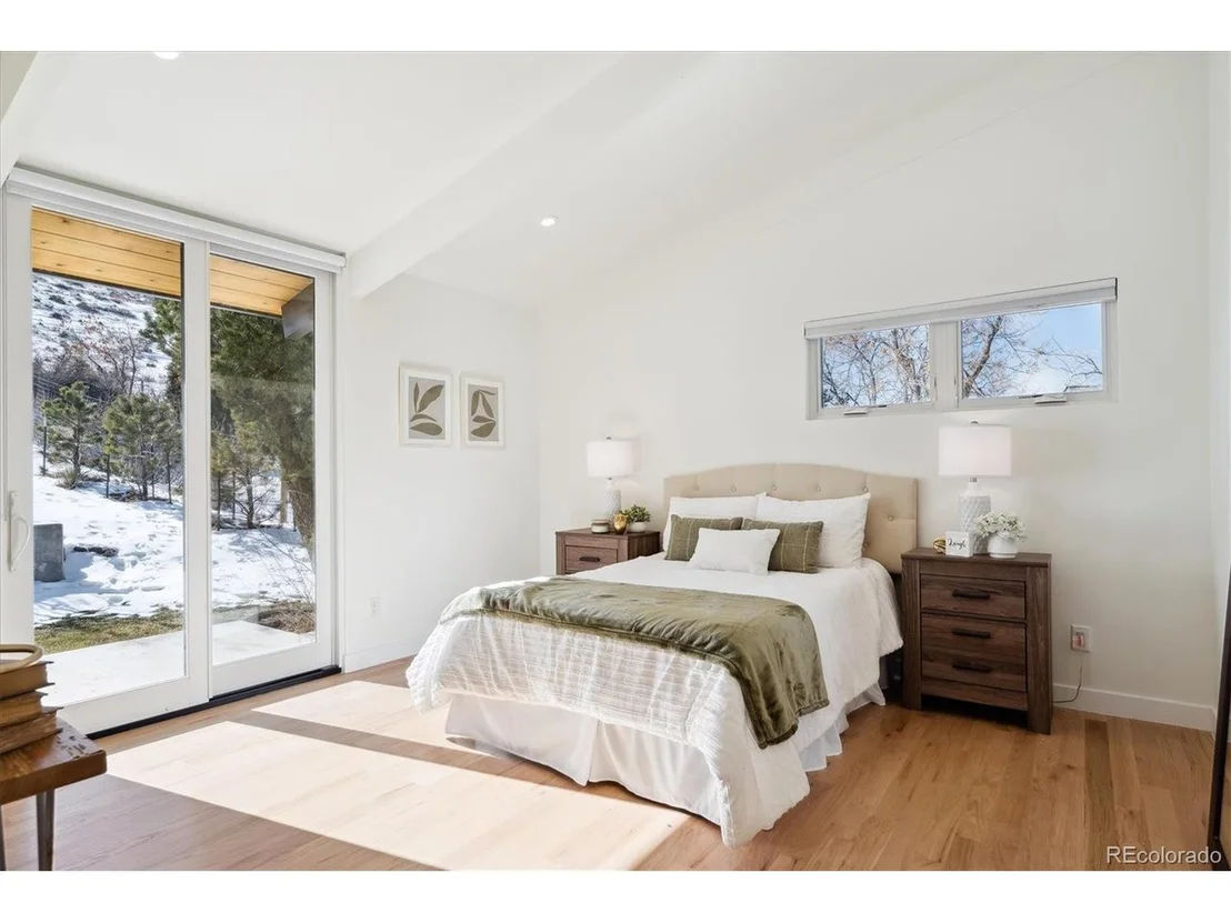 Photo of 14800 Foothill Rd