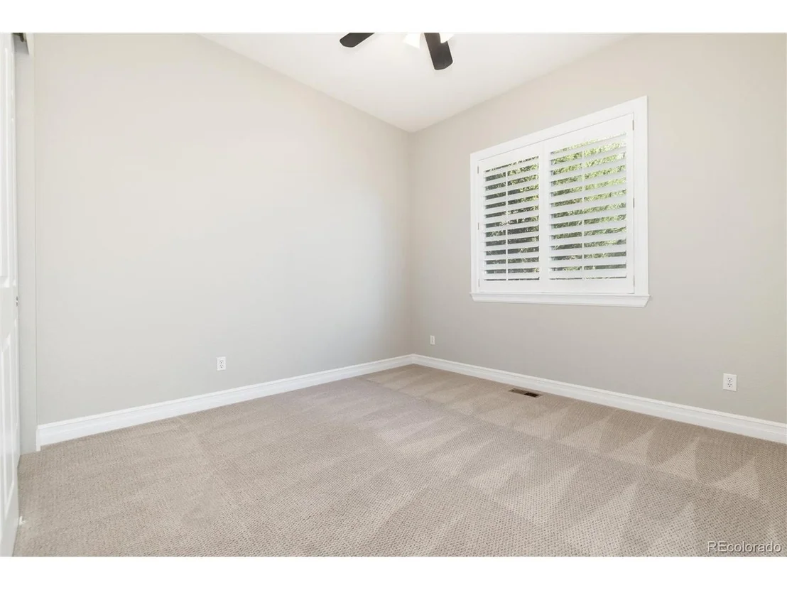Photo of 10881 Glengate Cir