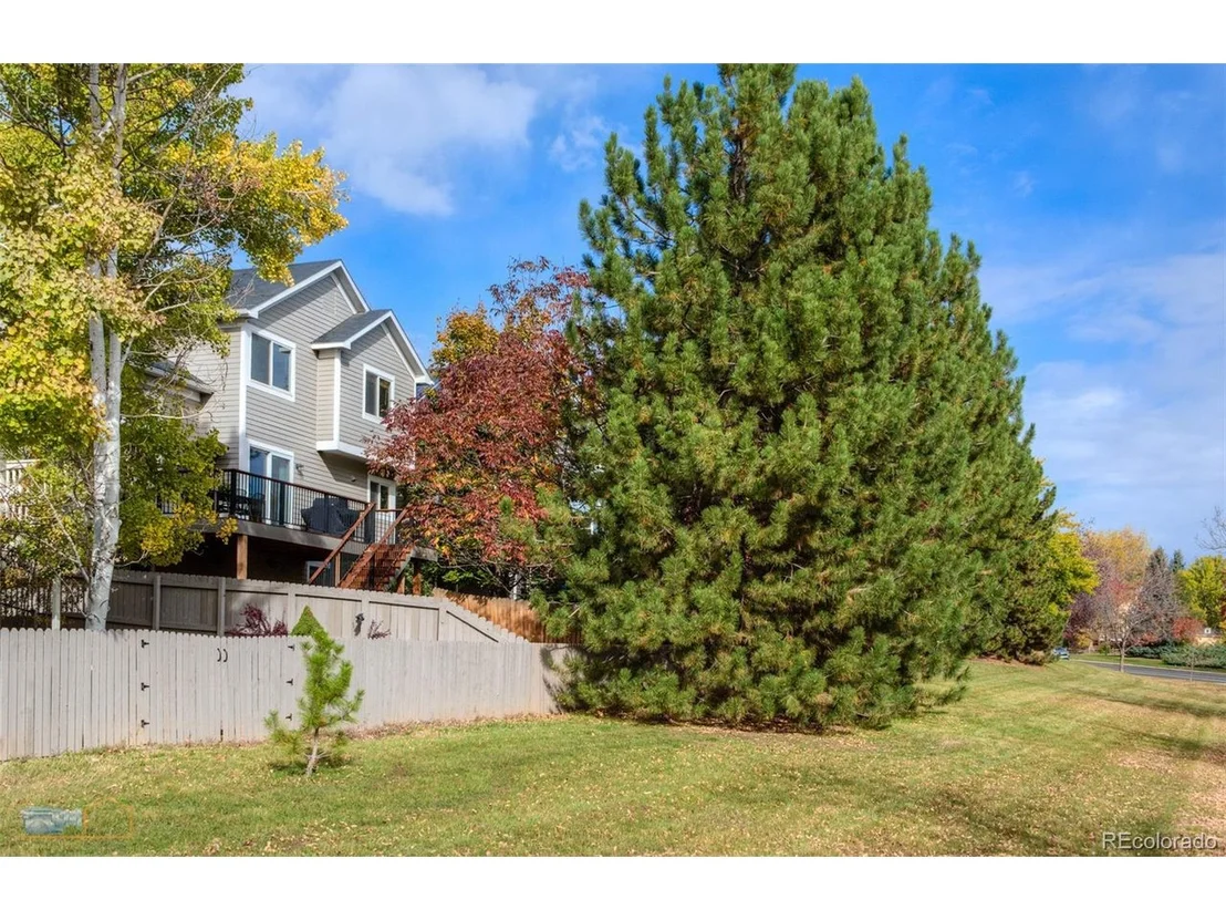 Photo of 592 Spruce Cir