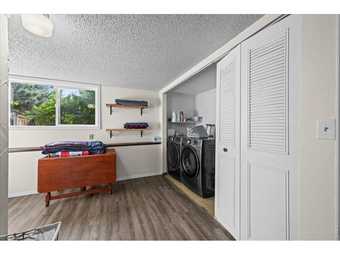 Photo of 1100 Atlas Cir S