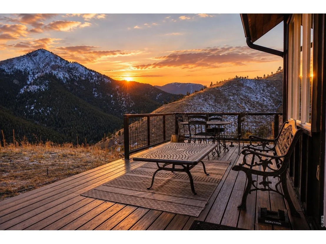 Photo of 560 Emerson Gulch Rd