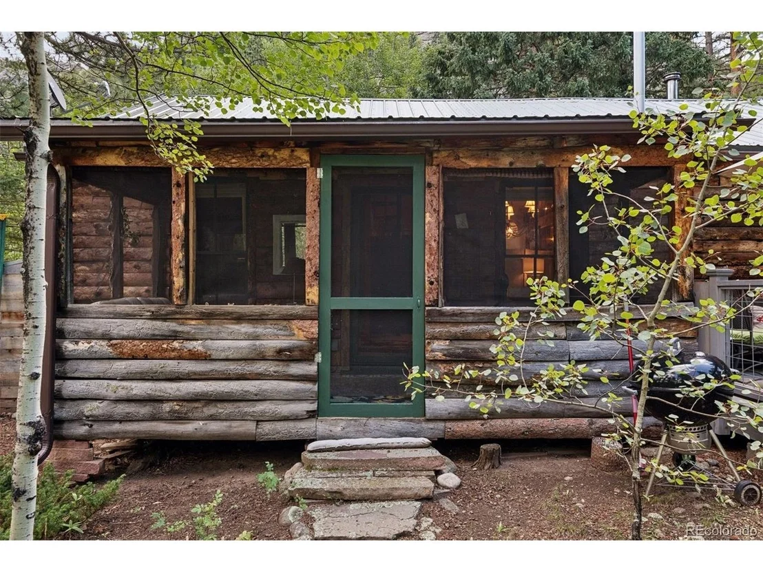 Photo of 3141 Riverside Dr