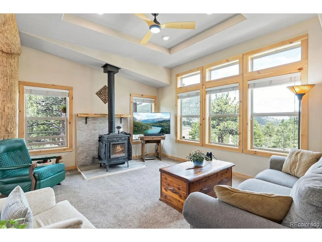 Photo of 232 Saint Vrain Rd