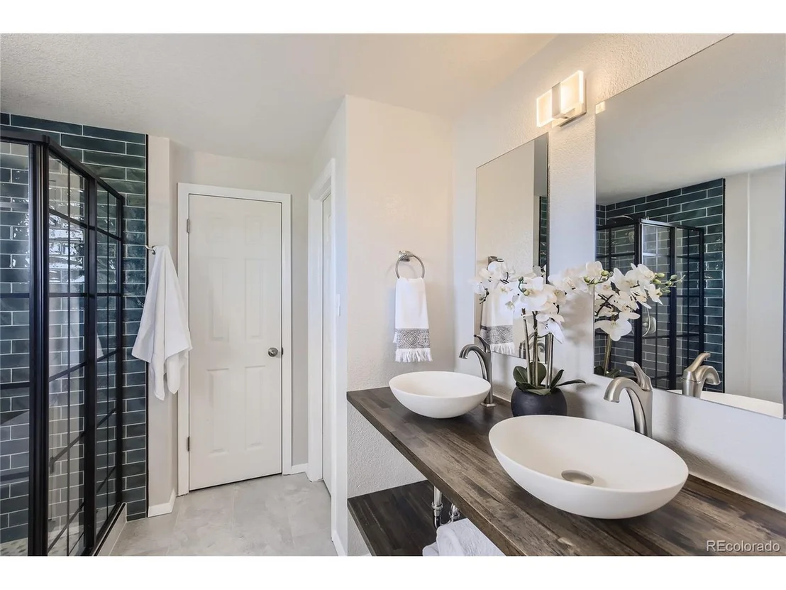 Photo of 5378 Bear Ct