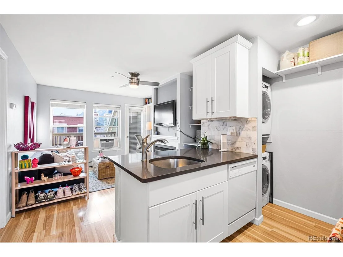 Photo of Unit 20 at 3025 Broadway St