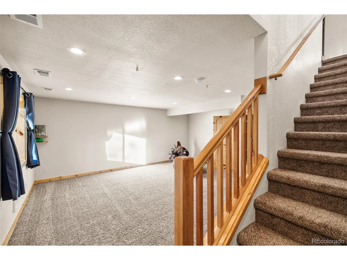 Photo of 982 Georgia Dr