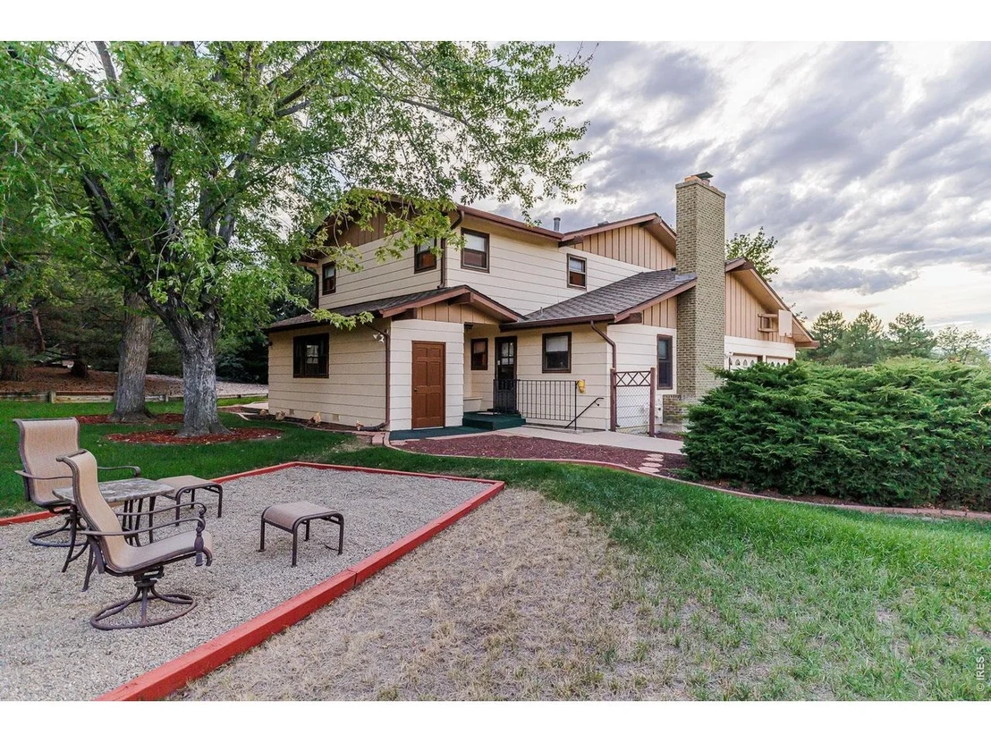 Photo of 6686 Apache Ct