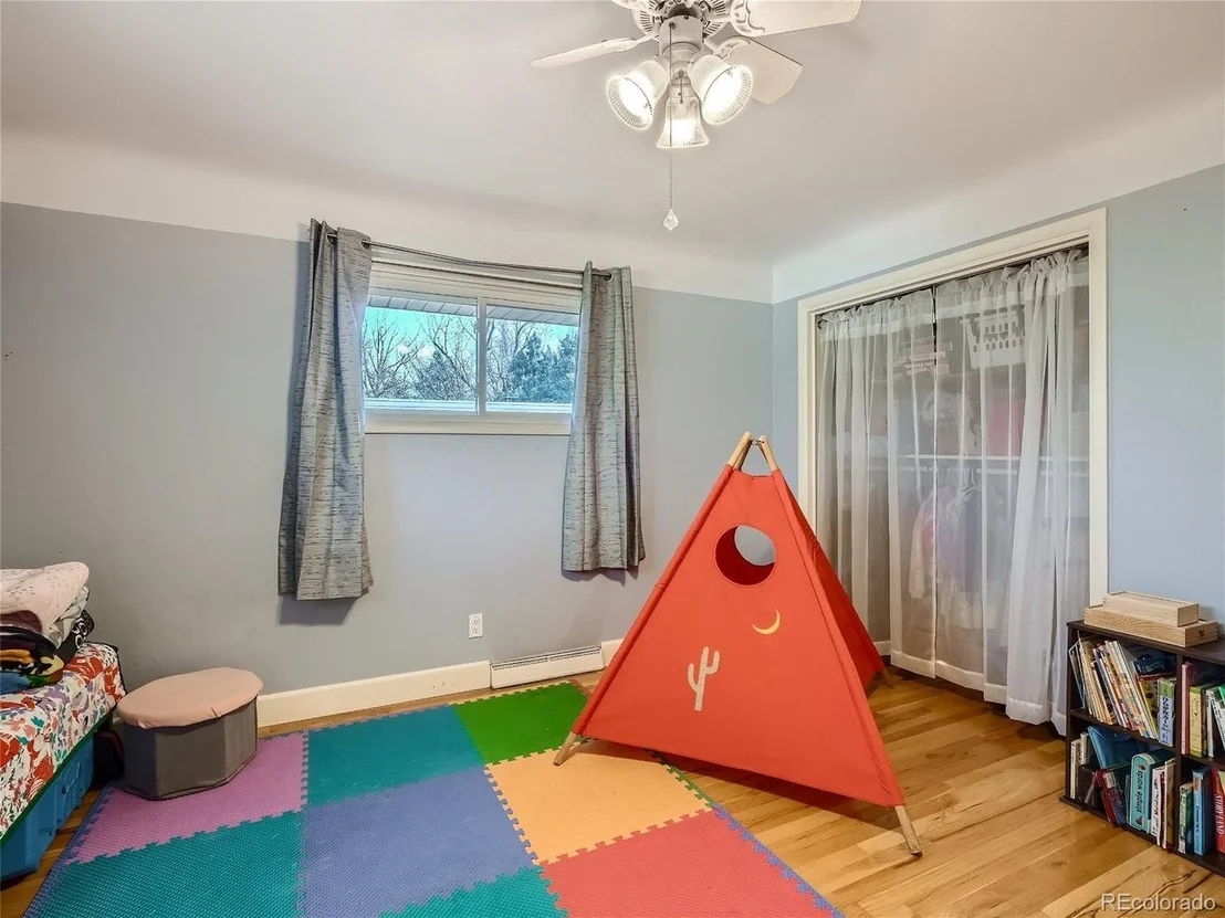 Photo of 2111 Glenfair Dr