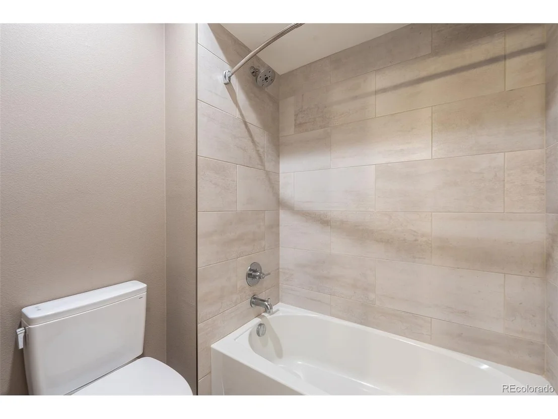 Photo of 3880 Sheridan Blvd