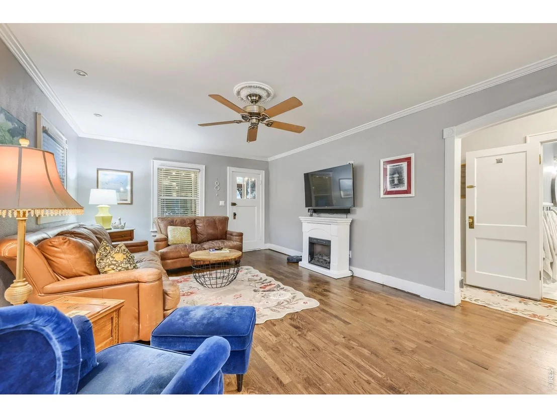 Photo of 202 8th Ave
