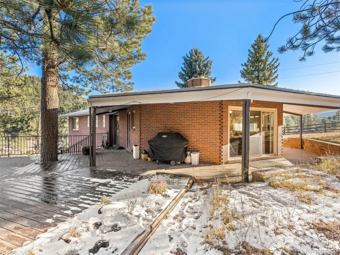 Photo of 19377 Hill Dr