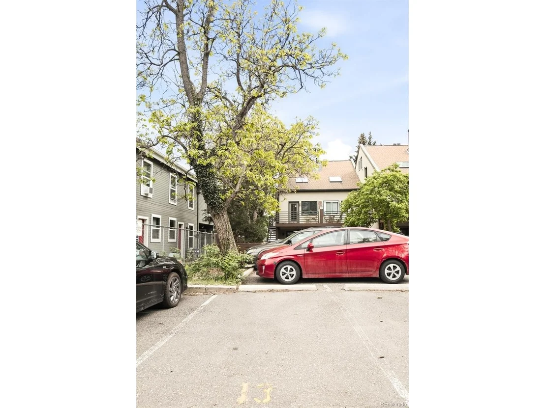 Photo of Unit 13 at 1825 Marine St