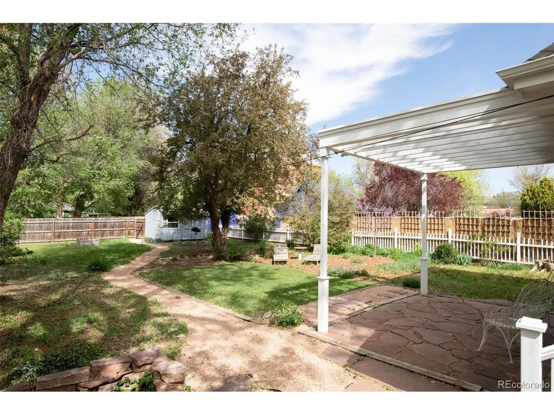 Photo of 539 Baker St