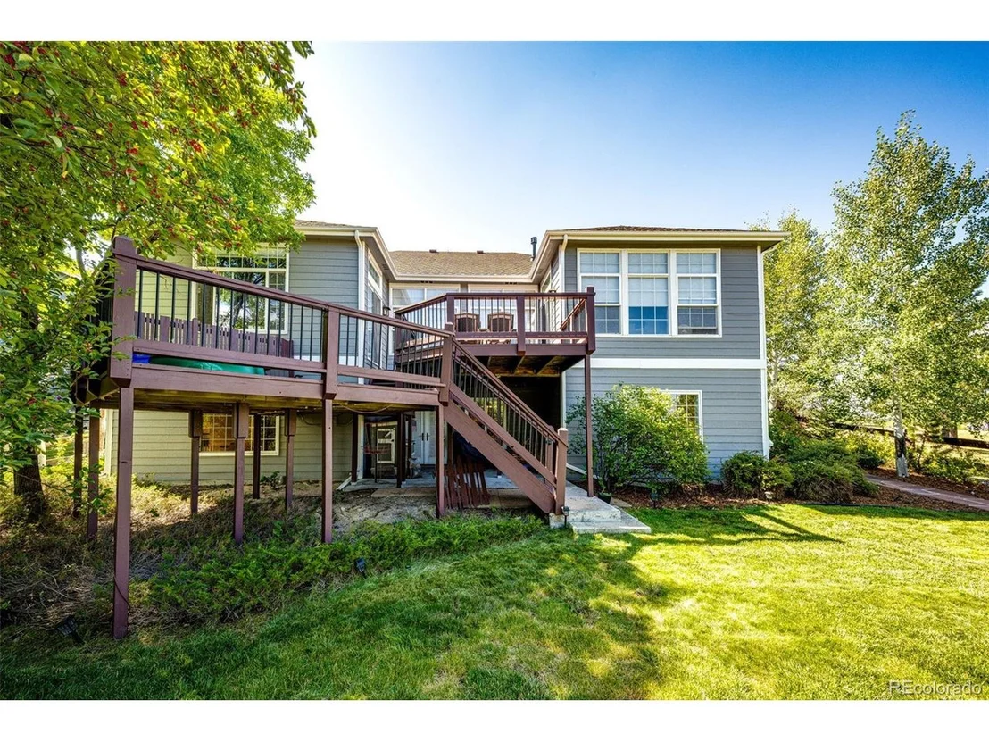 Photo of 389 Shoreham Cir