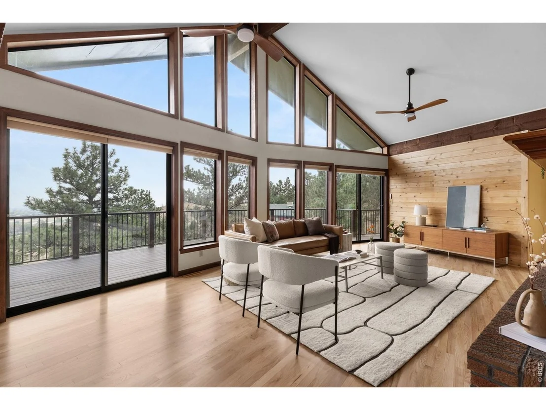 Photo of 8563 Middle Fork Rd