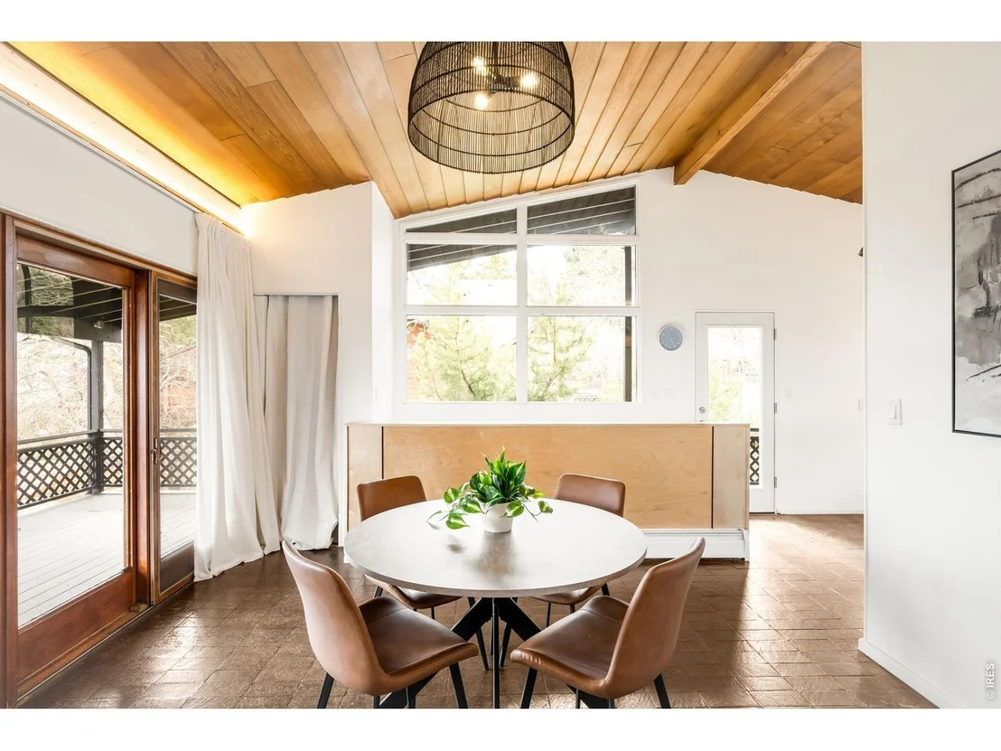 Photo of 300 Forest Ave