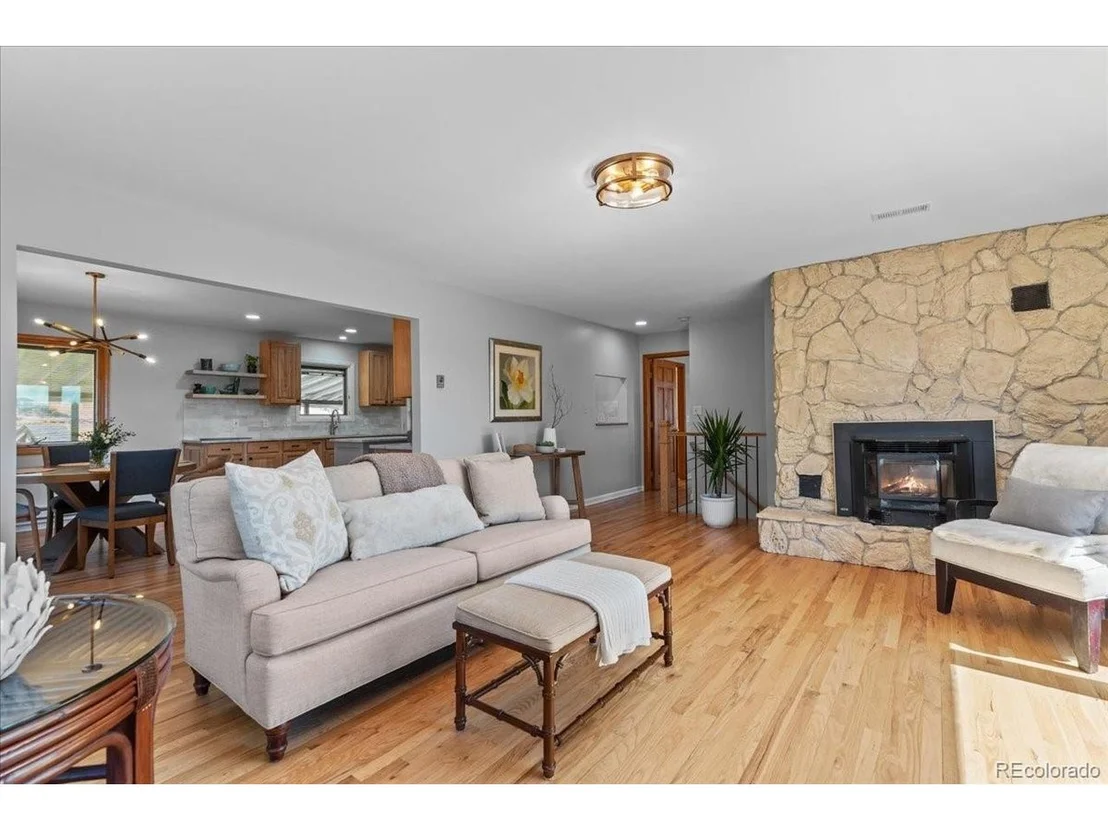 Photo of 847 Coronado Dr