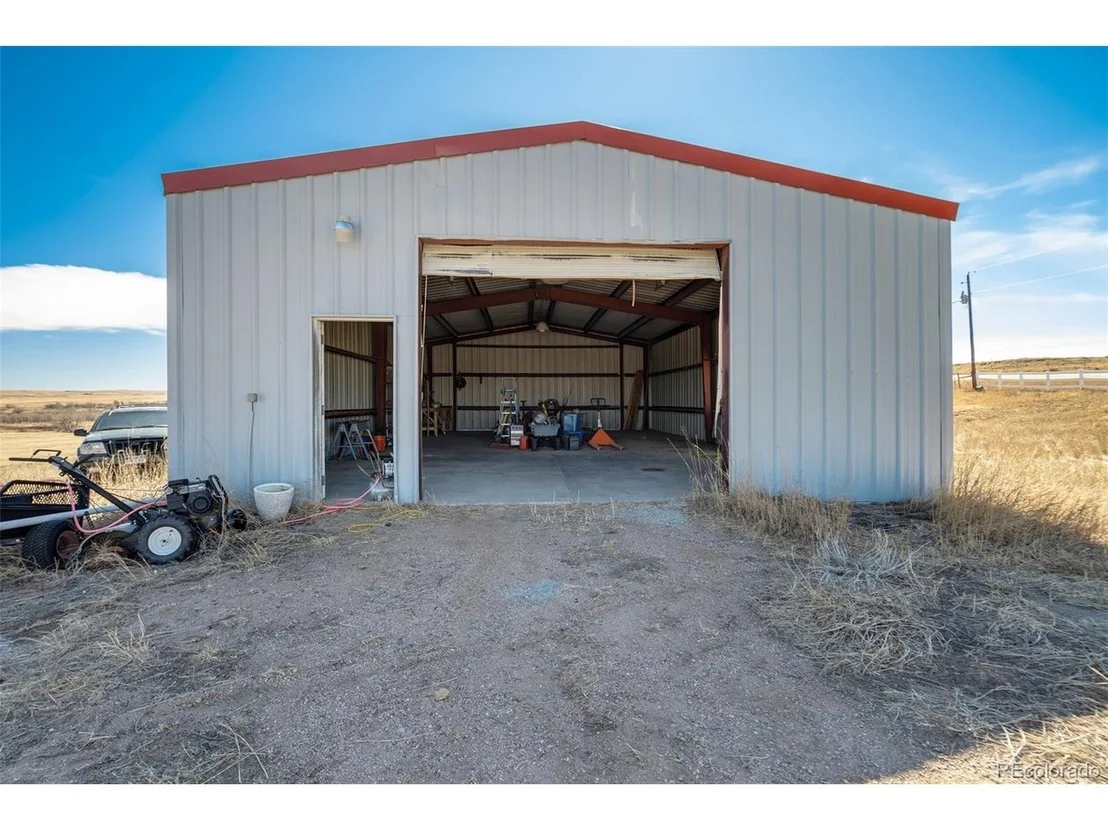 Photo of 18300 County Rd 105