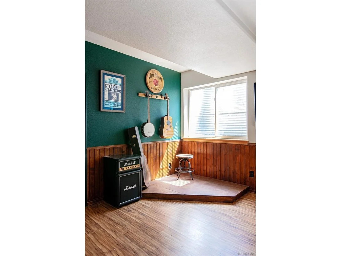 Photo of 1127 Wyndemere Cir