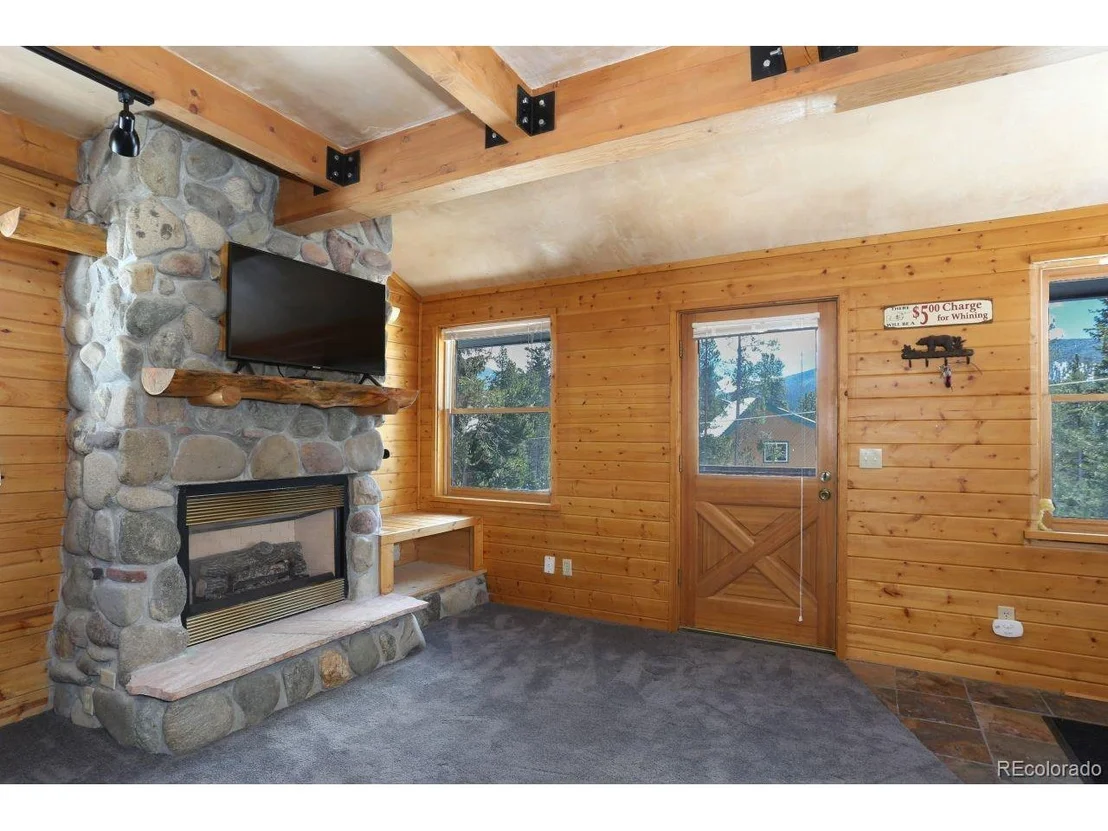 Photo of 390 Crown Dr