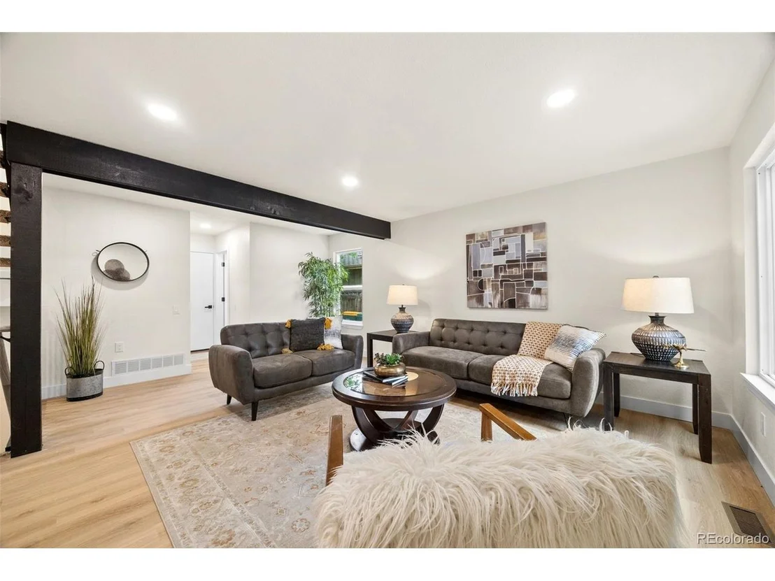 Photo of 8162 Field Cir