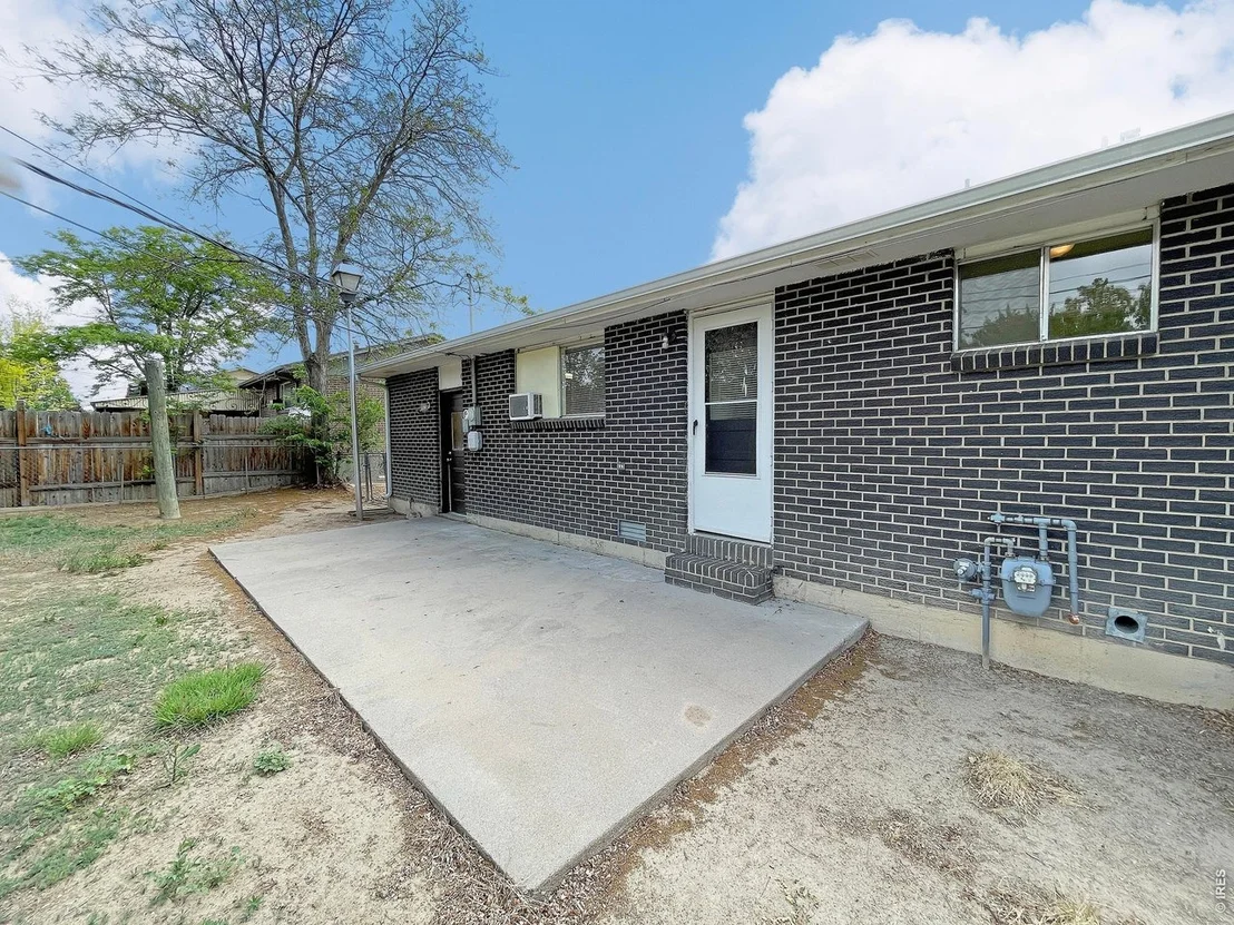 Photo of 3011 Lakeside Dr