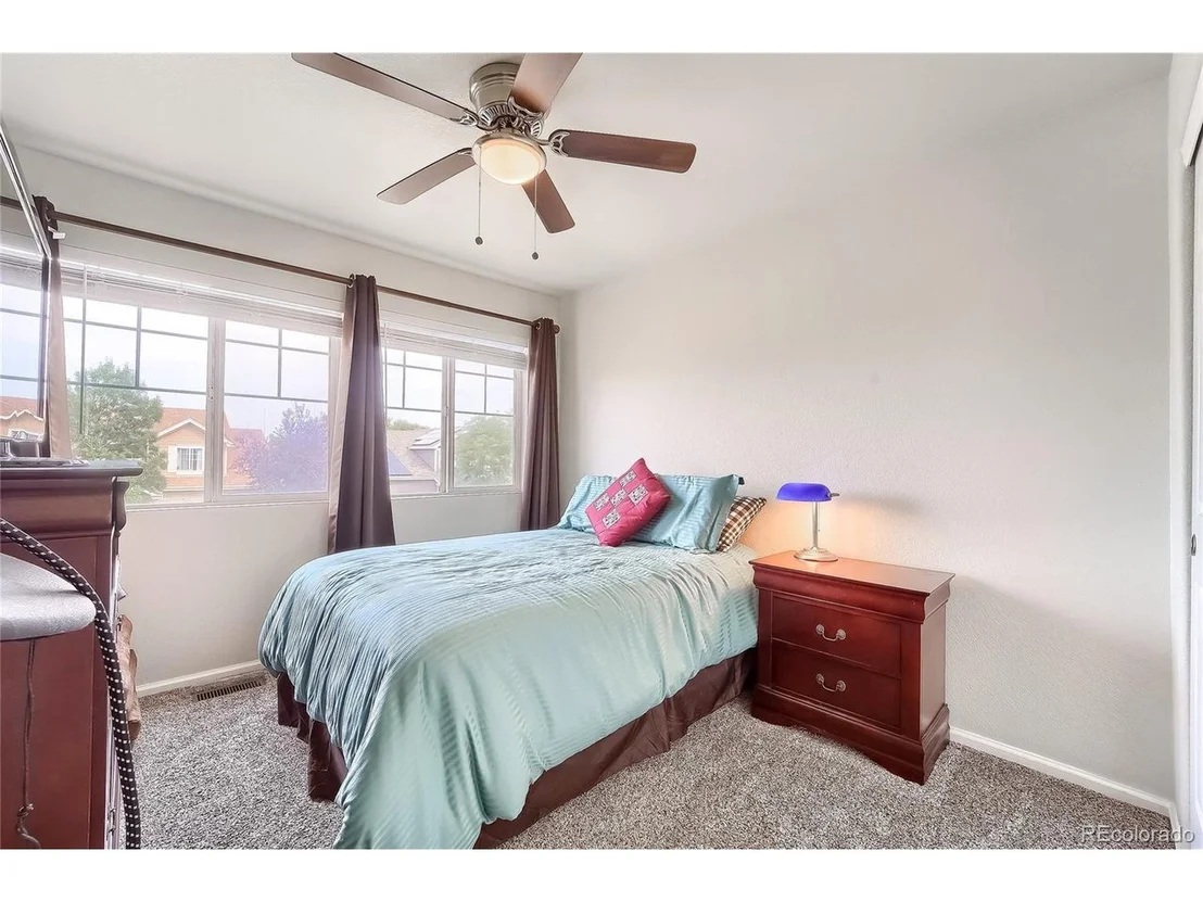 Photo of 7233 Foothill St