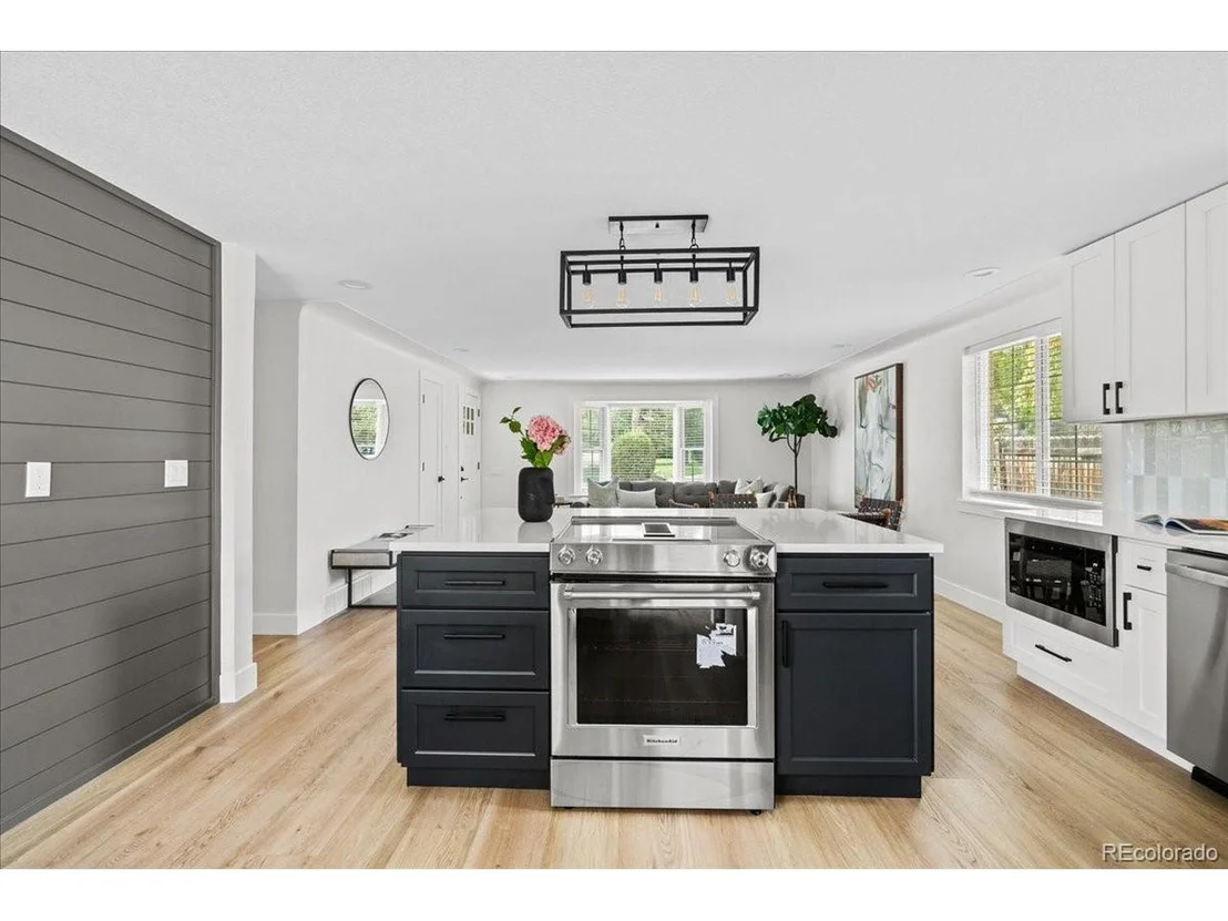 Photo of 5500 Holland Dr