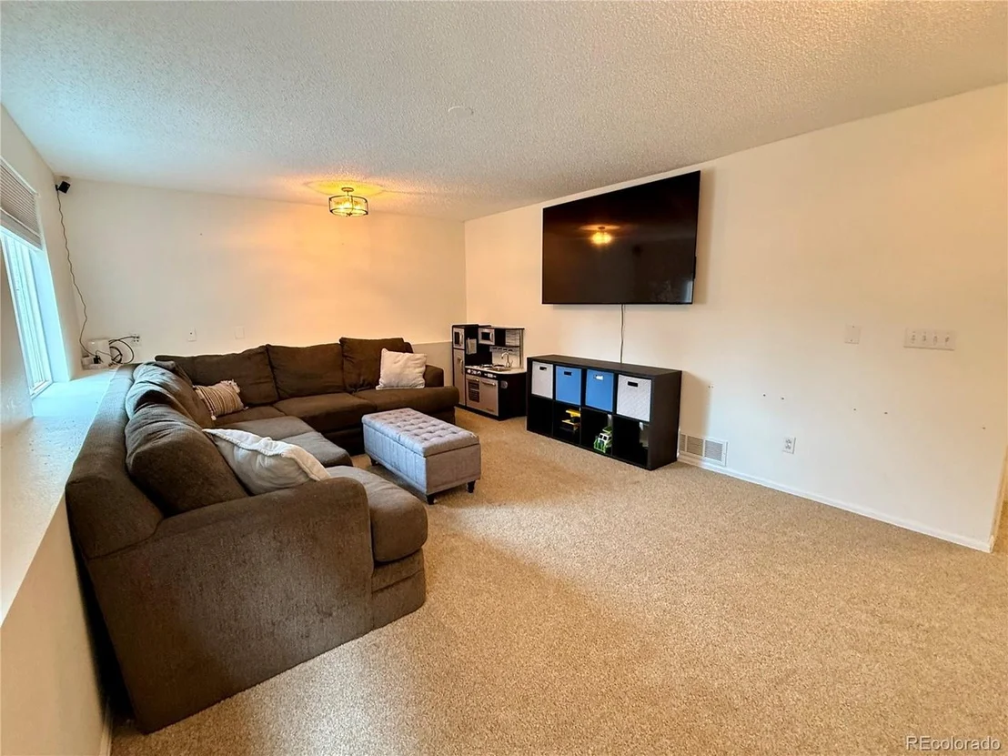 Photo of 23760 Broadmoor Dr