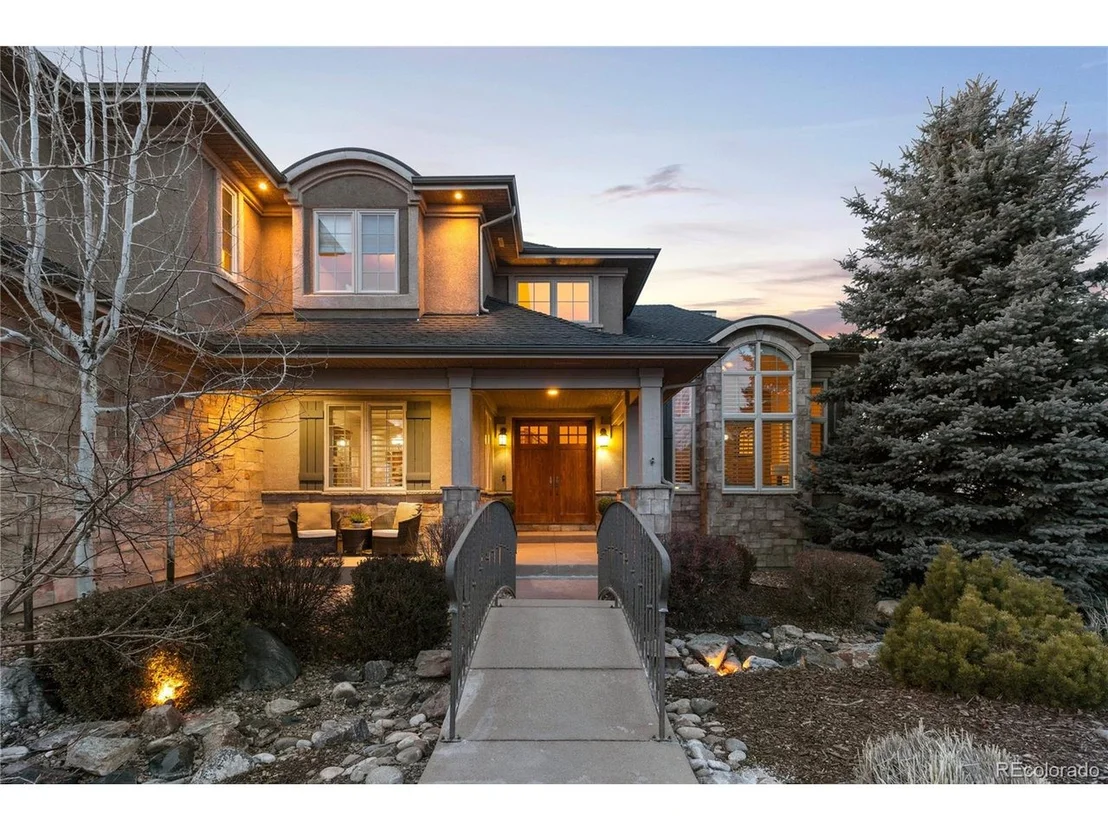Photo of 8737 Ridgepoint Dr