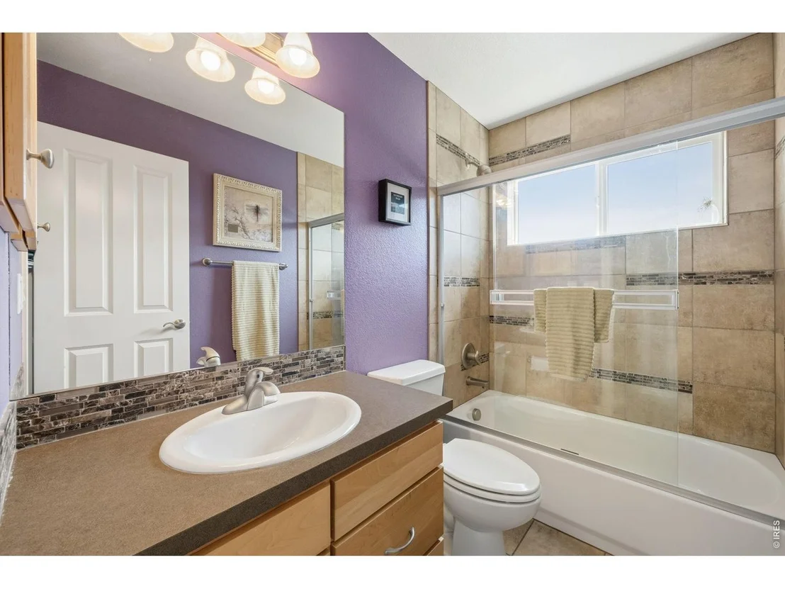 Photo of 405 Raymond Ct