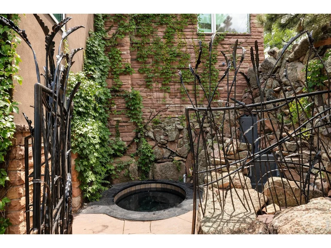Photo of 333 Bellevue Dr