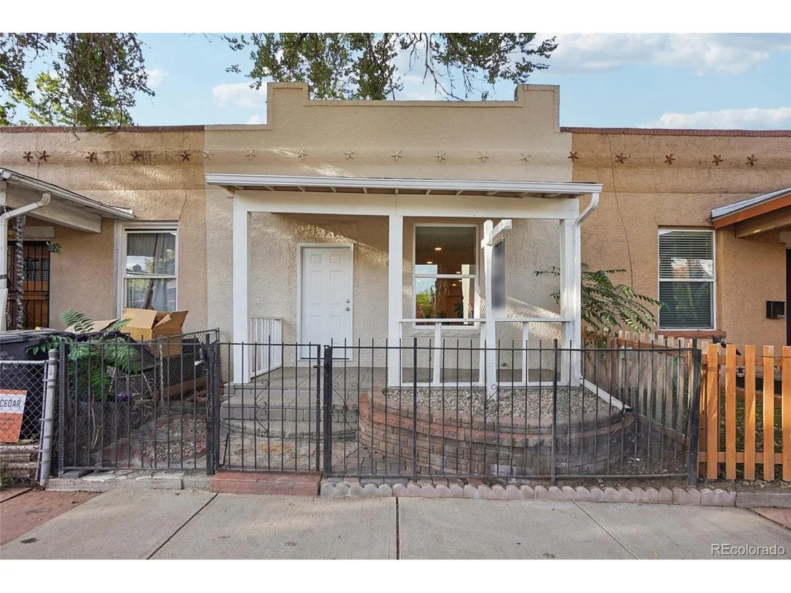 Photo of 2121 W 33rd Ave