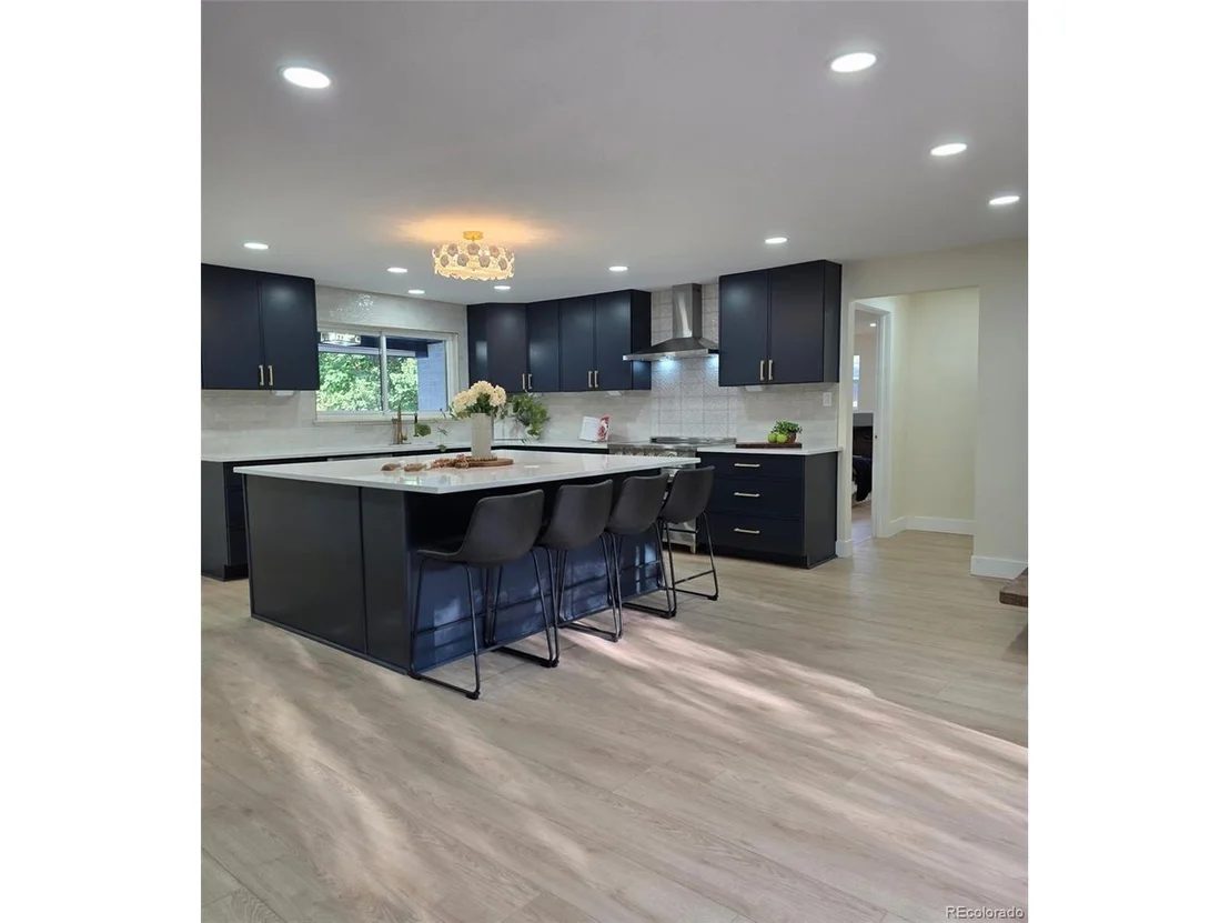 Photo of 6077 Flower St