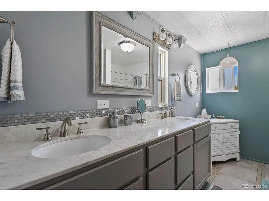 Photo of 332 Lilac Cir