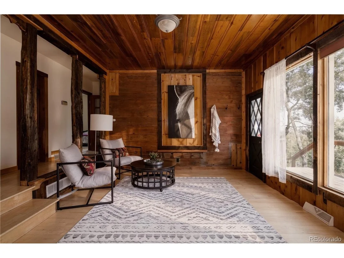 Photo of 190 Circle Dr