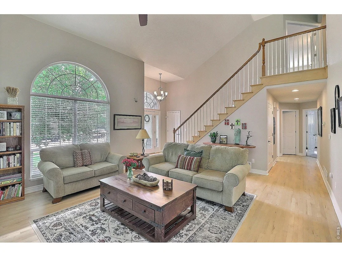 Photo of 101 54th Ave