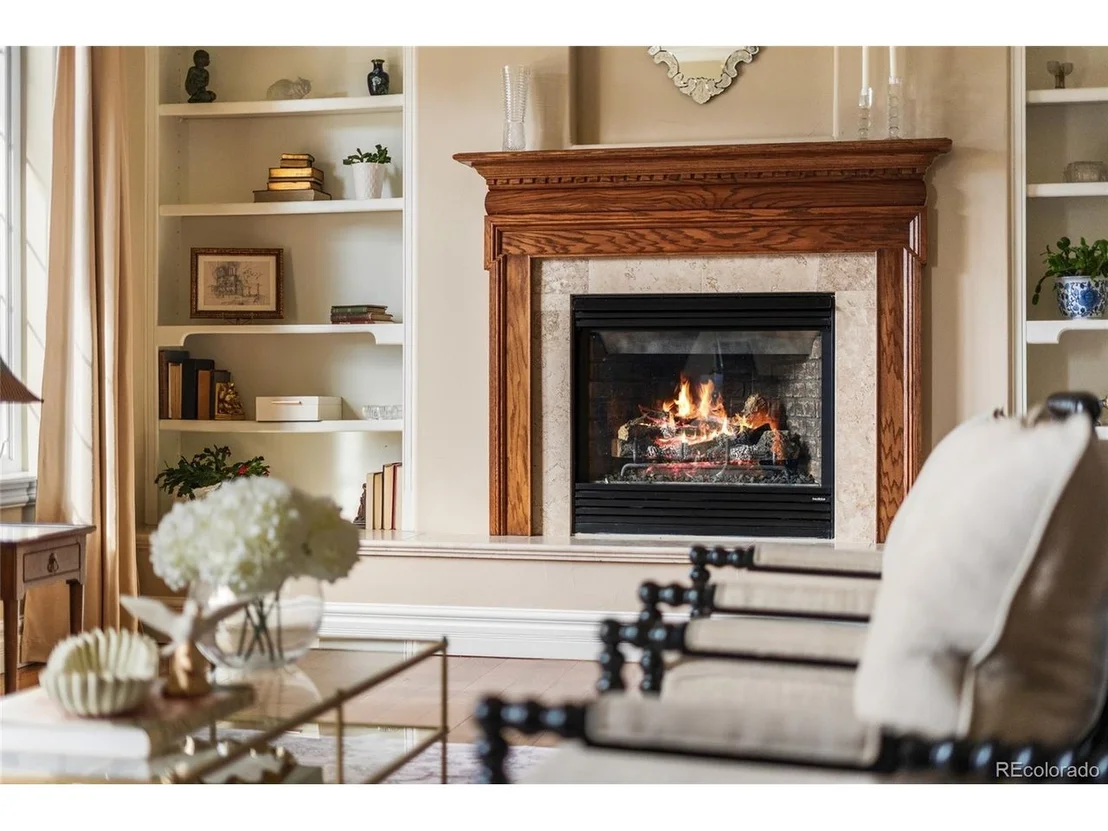 Photo of 1160 N Monaco Pkwy