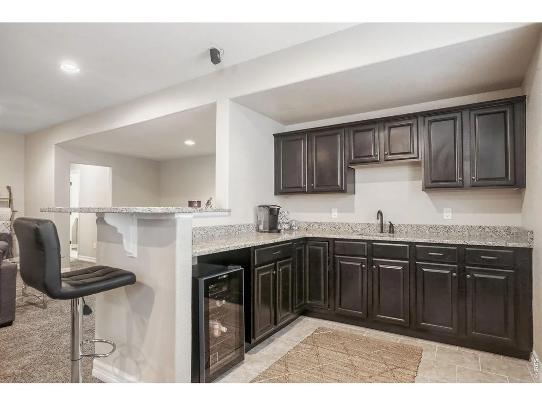 Photo of 7992 Saint St