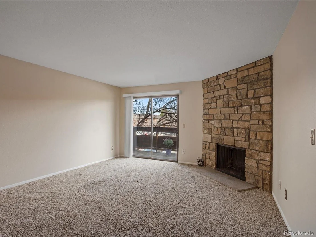 Photo of Unit 206 at 341 Wright St