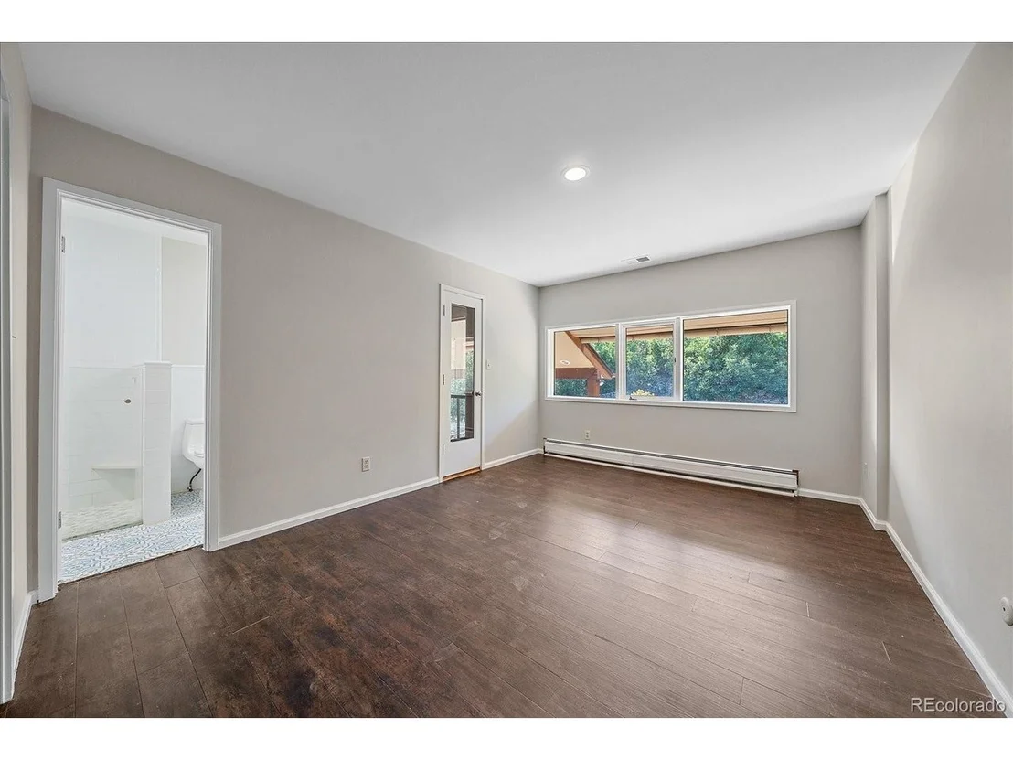 Photo of 560 Valley Rd