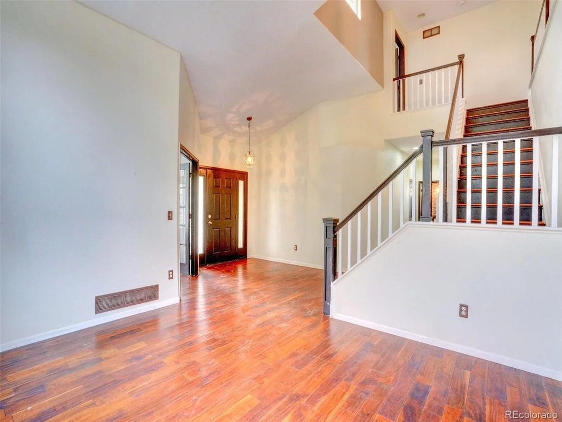 Photo of 5869 Scenic Ave